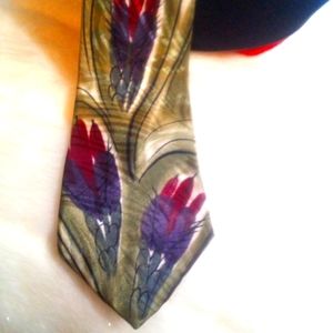 VINTAGE Wembley Starshine Prints Tie Brassy Gold Purple Green Black Like New